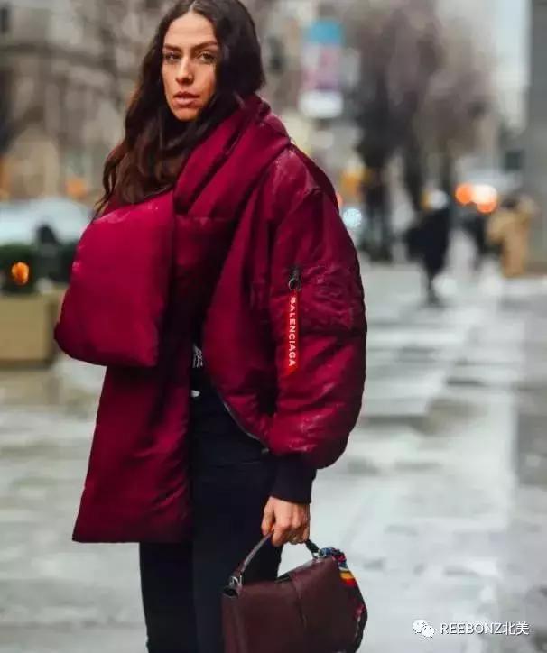 权志龙黑色羽绒服搭配,有人嘲笑你穿的羽绒服丑怎么骂