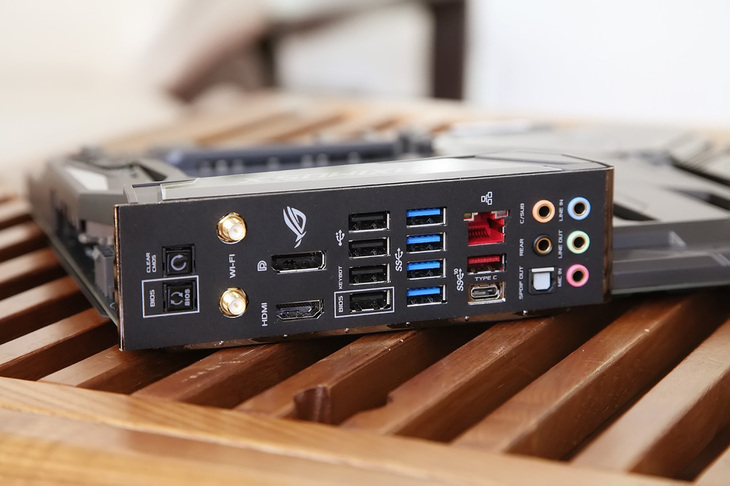 华硕玩家国度主板开机就进bios,华硕玩家国度主板如何开tpm