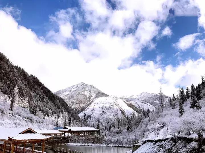一下雪峨眉山就成了仙境,一下雪川西便美成了天堂