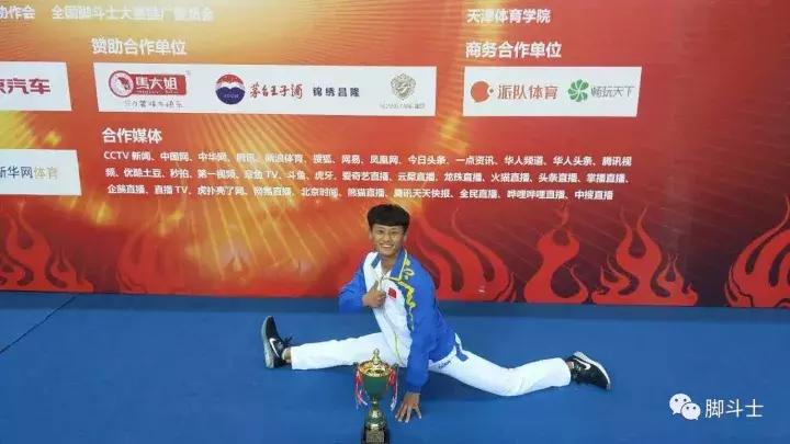 96年*男美**鲜肉弟弟青葱阳光又温暖你的笑容是最好的解忧药