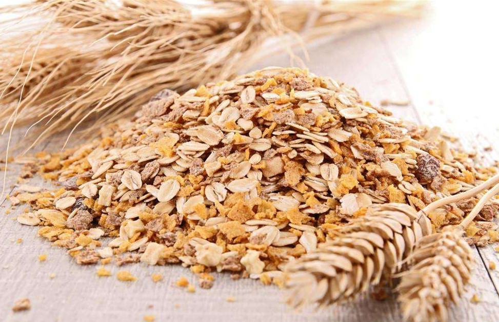 去毛孔黑头小妙招食盐,毛孔粗大黑头多油腻用什么水最好