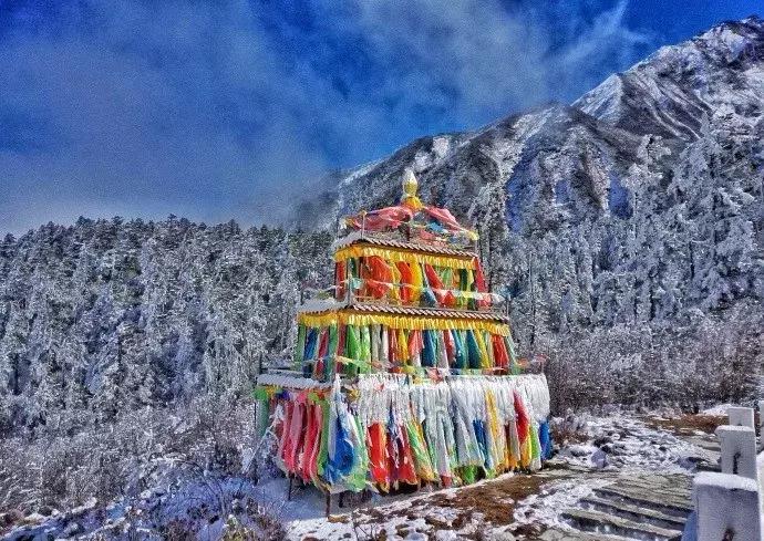 一下雪峨眉山就成了仙境,一下雪川西便美成了天堂