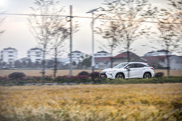 试驾雷克萨斯rx200视频,试驾雷克萨斯ux200锋尚版