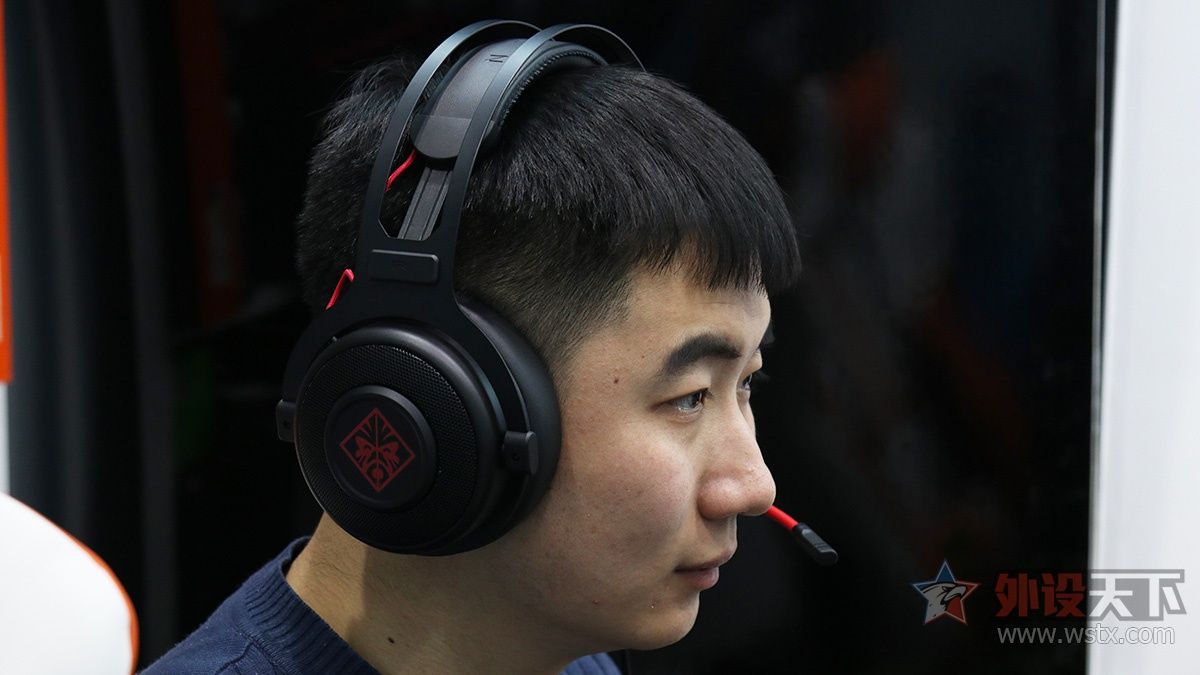 暗影精灵800耳机有几种样子,惠普暗影精灵系列性价比