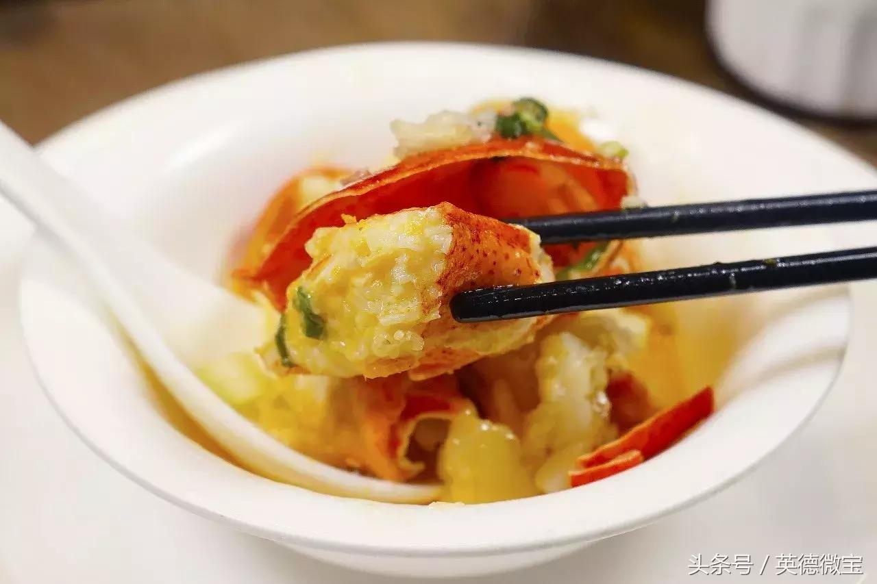 椰林6号海鲜码头，卖龙虾，这个价格很新鲜！