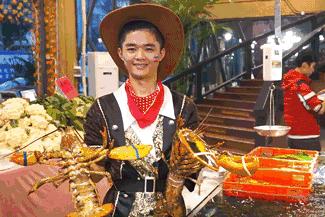 椰林6号海鲜码头，卖龙虾，这个价格很新鲜！