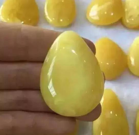 蜜蜡琥珀是真的假的,假琥珀蜜蜡用什么做的