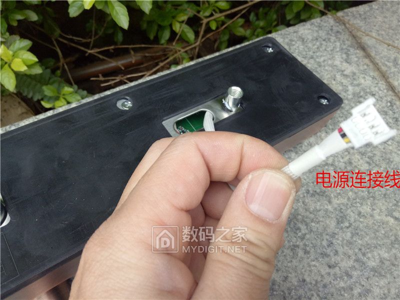 智能门锁容易被小偷无痕打开吗,智能门锁拆解图解