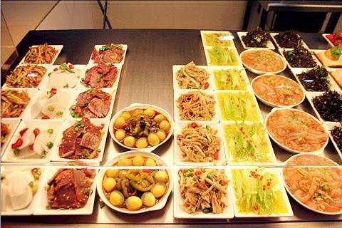 农民大叔开快餐店,农村大叔生活谈自己开早餐店