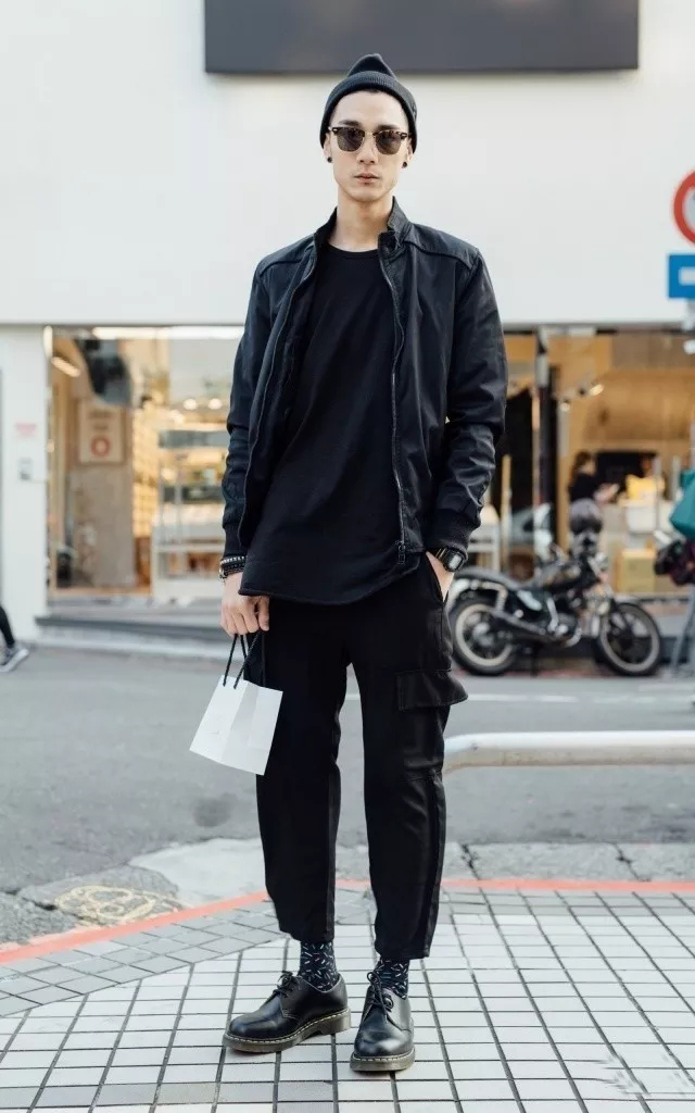 穿马丁靴的帅气男孩,穿马丁靴的男生照片