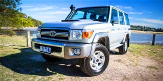 兰德酷路泽途乐路虎卫士谁更耐用,途乐路虎2022款落地价多少钱