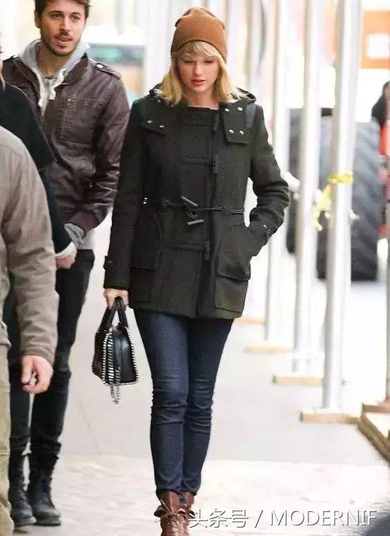 大衣的扣子怎么看上档次,大衣没有扣子怎样加扣子