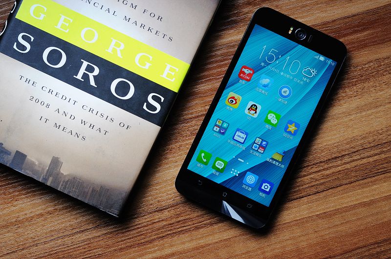 哪一款手机有前置闪光灯,自带前置闪光灯的手机