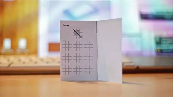 人人模仿苹果的时代，还有谁在做自己？