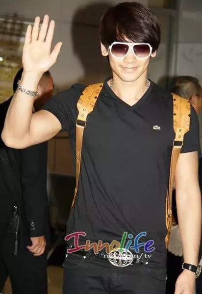 这个包包有什么魅力？一夜之间收了中韩两国明星的心