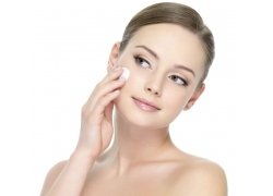 毛孔大的女生怎么涂粉底,毛孔很大汗毛很长的妹子怎么化妆