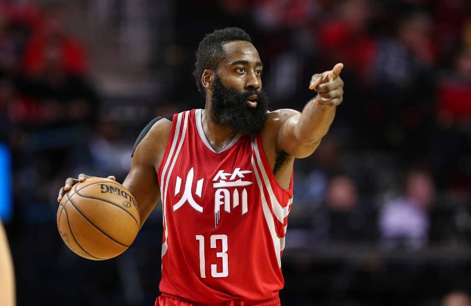 哈登胯下过人几乎没有人能防得住,哈登的过人招牌动作