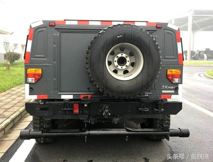 国产最强悍越野车，外观比悍马还狂野，上山下河路虎霸道都得服