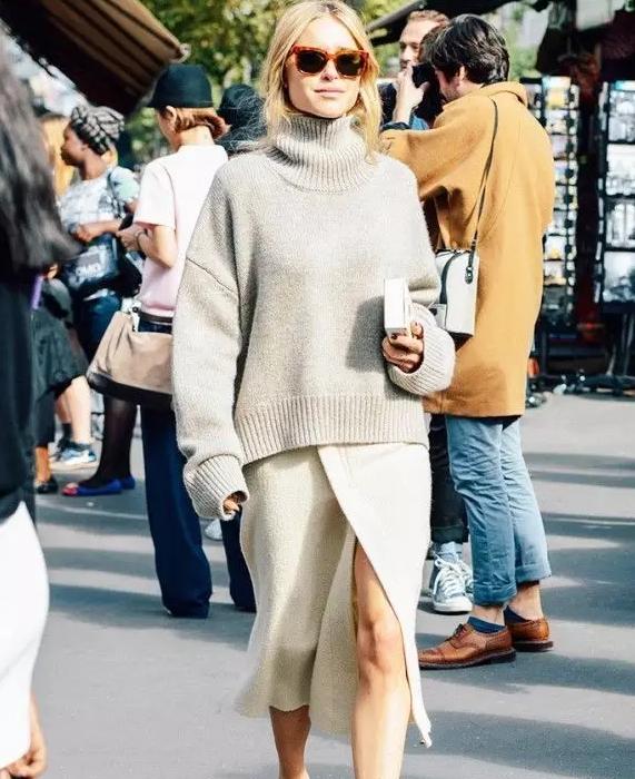 最近很火的针织衫打底,2022时尚潮流百搭针织衫打底单穿