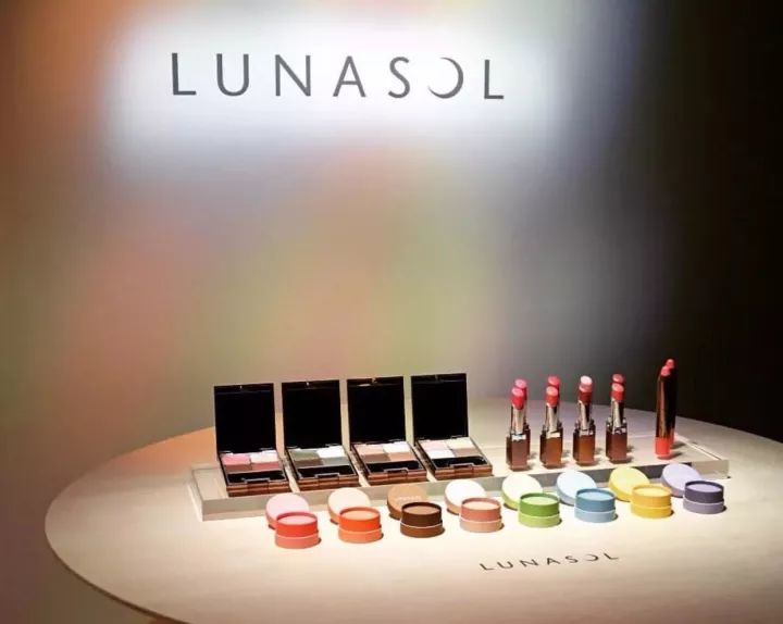 2018chanel鏂板搧缇庡鑵孩,2020鎶栭煶鐖嗘缇庡