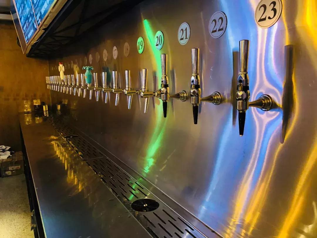 郑州市东站附近酒吧,郑州东站附近的一个酒吧