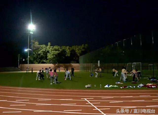 国家二类标准田径场,国家二类田径场是无颗粒跑道吗