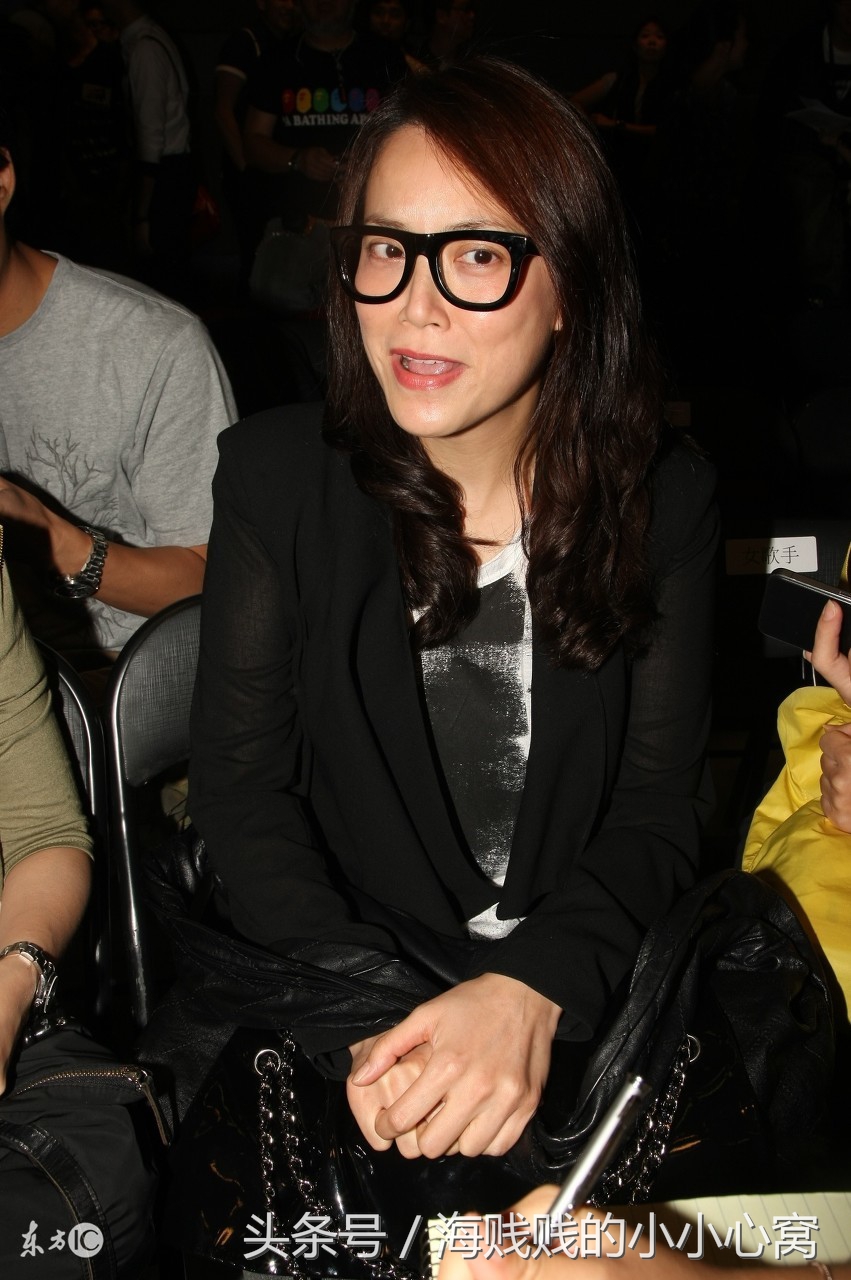 原来她才是谢霆锋背后真正的女人,能力出众,实力惊人!