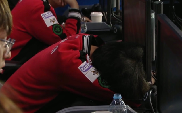 lol职业赛场上让人感动的瞬间,lol十大催人泪下的事