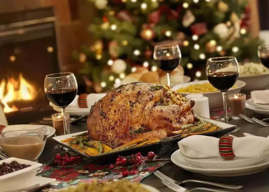 圣诞卖酒，今年拼的不仅是氛围，还有创意（4个小案例）