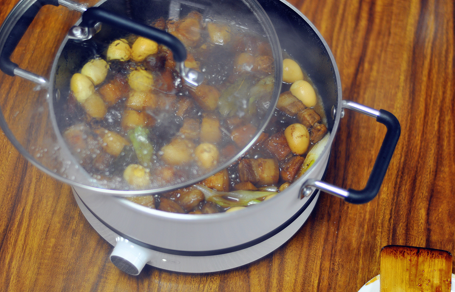 怎么用电磁炉煮红烧肉窍门,智能电炖锅做红烧肉