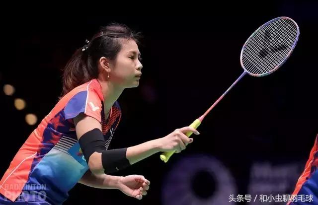 羽毛球拍拉2526磅还是2426磅好,打羽毛球最适合新手的磅数是多少