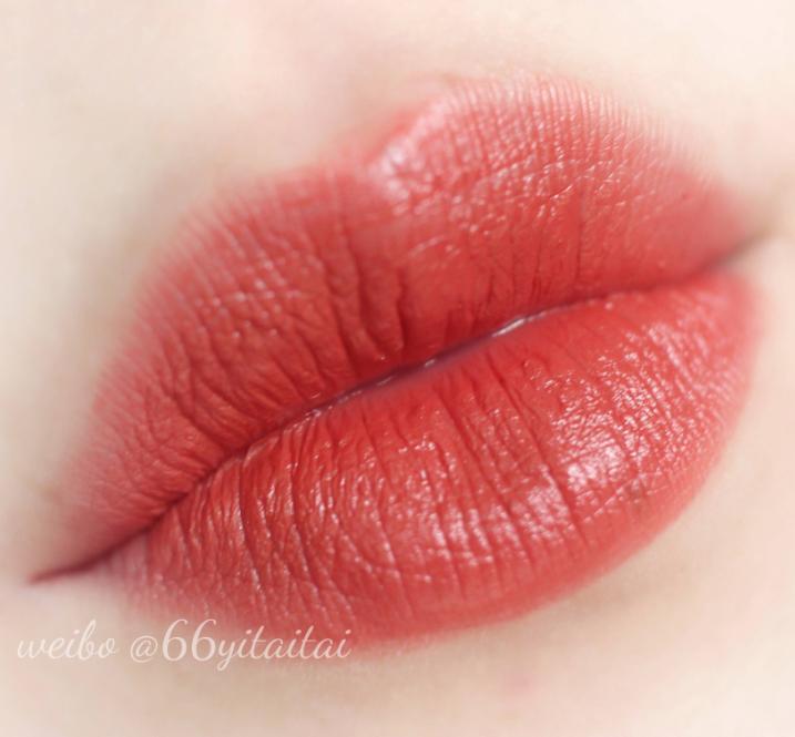 和圣诞妆最搭的辣椒色口红，趴体约会都让你美翻天！