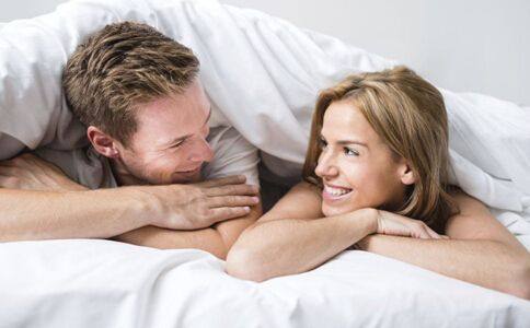 哺乳期妈妈可以亲吻宝宝吗,新手妈妈要跟月嫂一起住吗