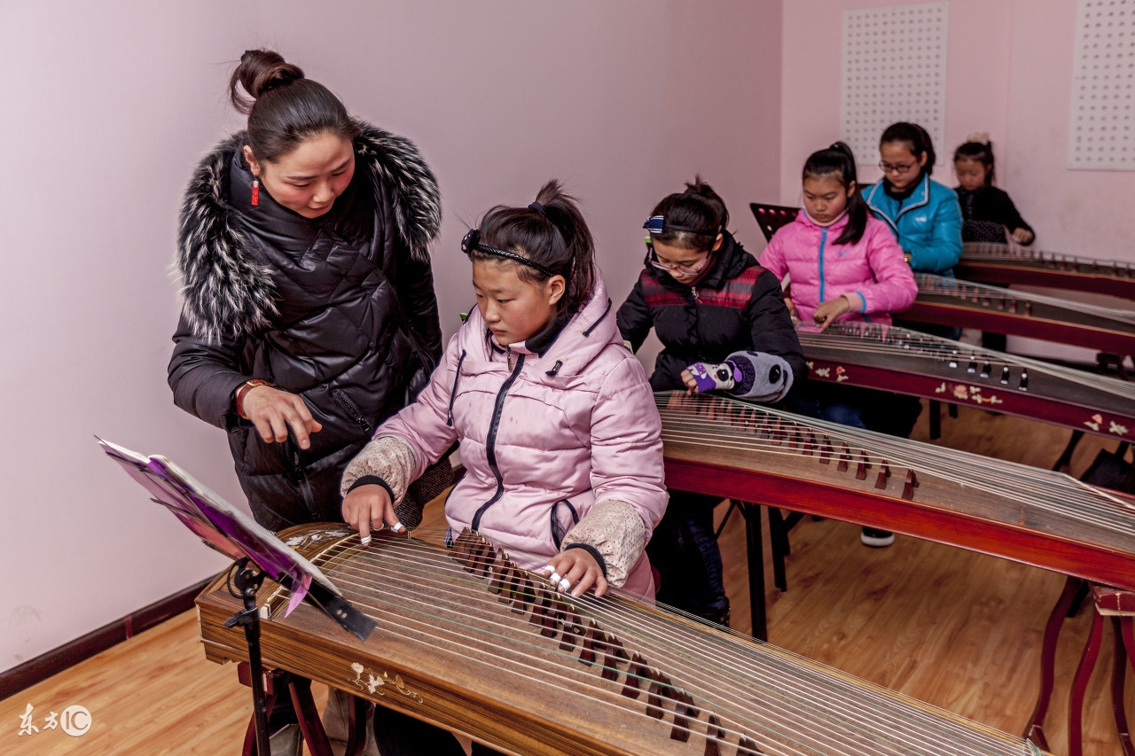 女孩子学什么乐器好就业,女孩子从小应该培养哪个方面