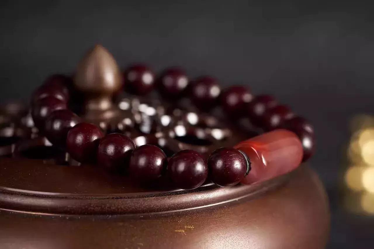 南红手串戴四圈太紧怎么办,手串弹力线四圈太松五圈太紧