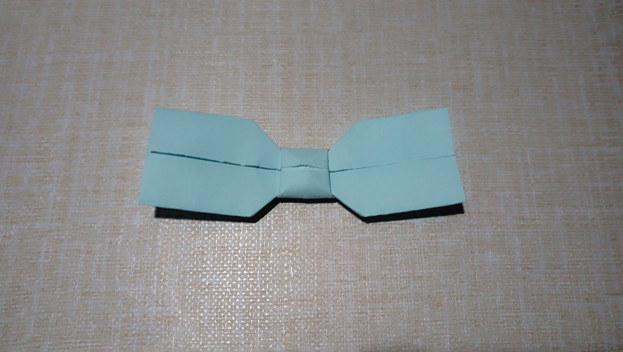 蝴蝶结折纸怎样贴在贺卡上好看,折纸简单又漂亮的蝴蝶结收纳盒