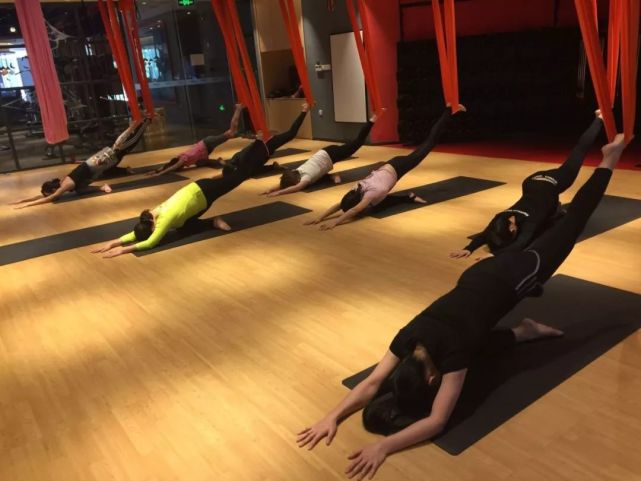 一场穿越时空的旅行,鎏金岁月属于什么类型