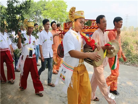 德宏：圆满完成海峡两岸各民族欢度泼水节活动气象保障服务