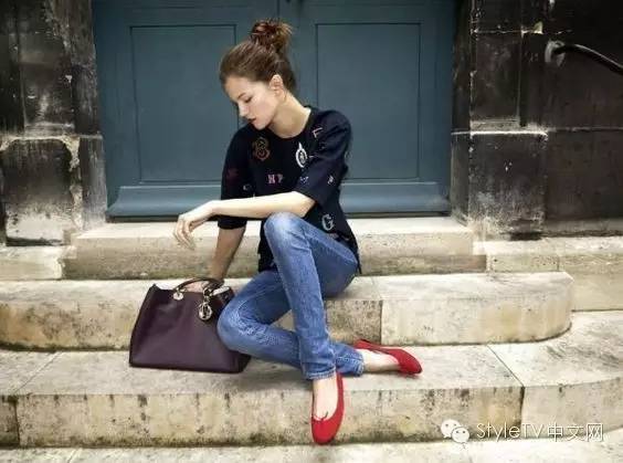 街拍|轻舞飞扬让芭蕾舞鞋助你一臂之力