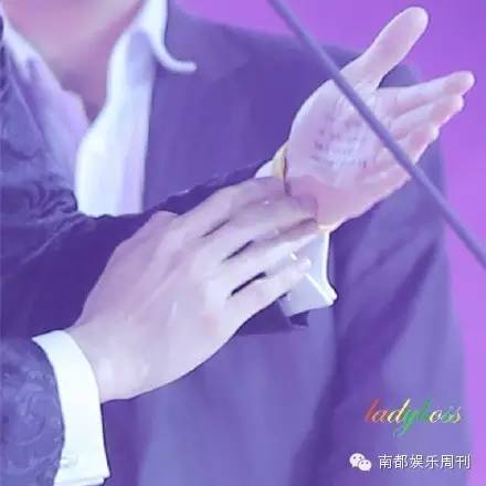 华晨宇张艺兴演唱会对比,华晨宇业内大佬