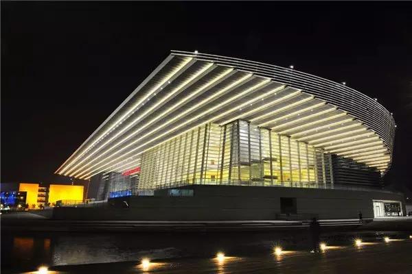 出境旅游需要身份证,出国游玩身份证办理