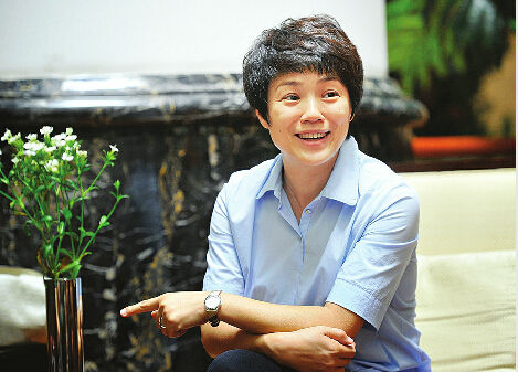 足球职业化22年，有三位女解说员抢了男解说员的饭碗