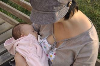 母乳不足怎么办追奶,母乳不足怎么办偏方