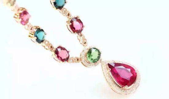 红蓝绿哪个颜色清晰,红蓝绿翡翠哪个价值最高