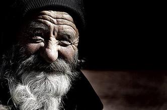 顺丰快递小哥事件怎么处理的,顺丰回应快递小哥被夹