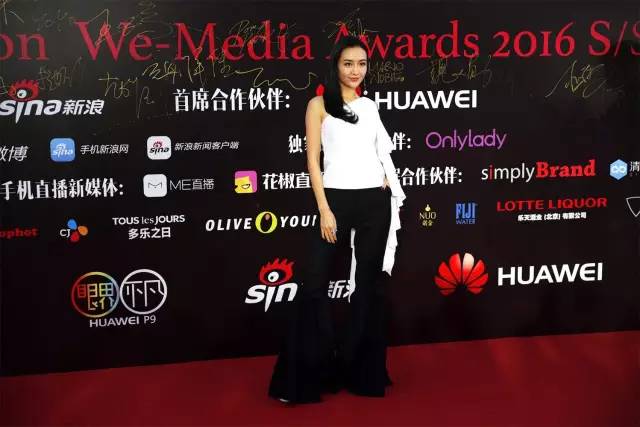 寮犱寒涓浗瓒呮ā瀵煎笀,寮犱寒涓浗瓒呮ā璧扮