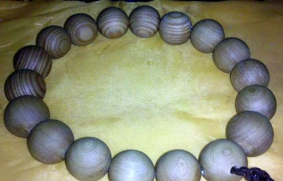 木质佛珠手串,佛珠手串用什么木质最好