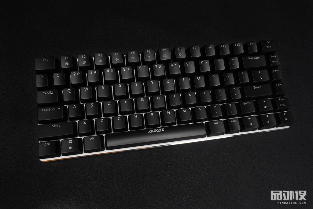 黑爵极客ak33怎么连接电脑,极氪黑爵背光键盘ak33怎么开灯