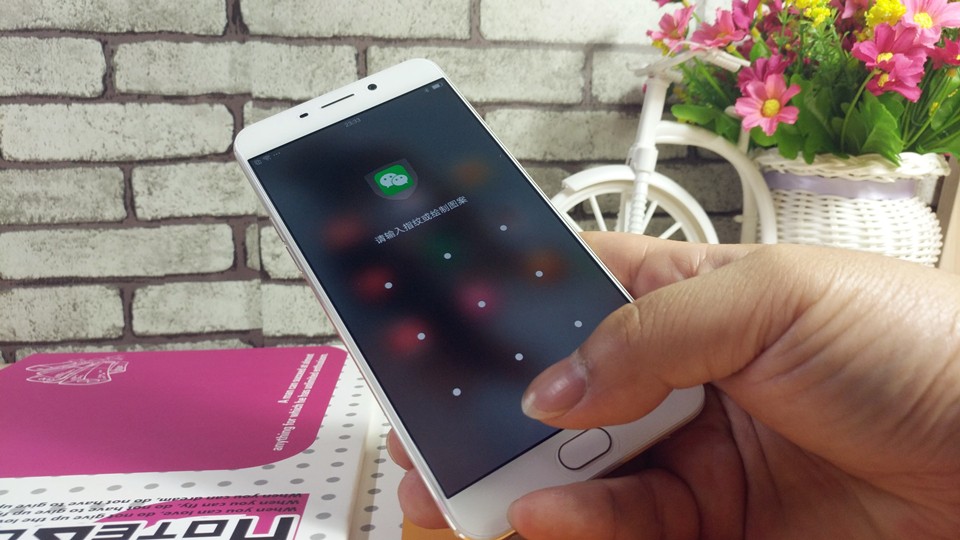 明明可以靠颜值偏偏你要拼实力,明明能靠脸偏偏拼才华