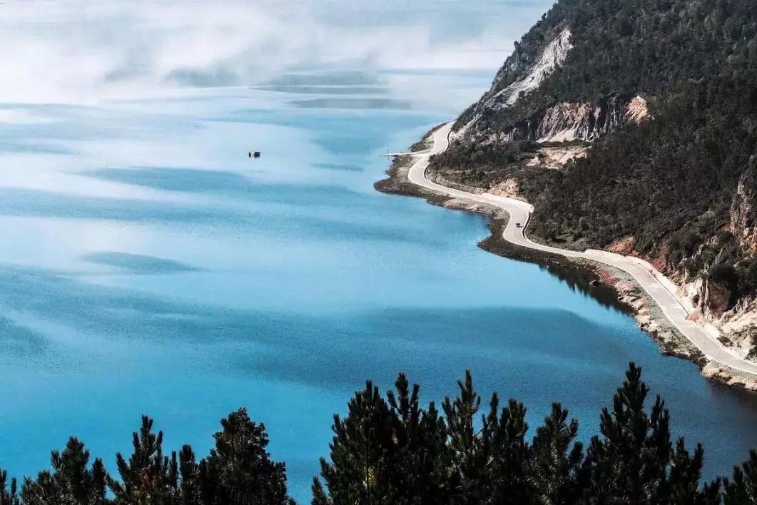 国内最值得自驾的7条绝美路线,自驾21条经典路线图